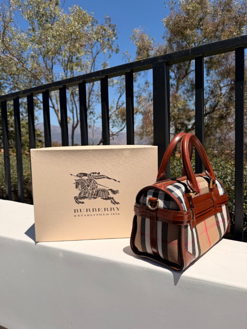 Burberry House Check Bridle Boston Bag (Alchester/Chester model) in Brown (+box) - Picture 3 of 7